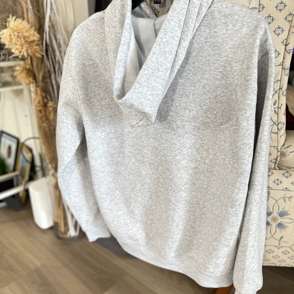 CUTE Minnie Mouse Grey Hooded SweatShirt, TRENDY, STYLISH, Girls/Young Adult! - Picture 2 of 6